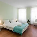 Guestready - Lightform *